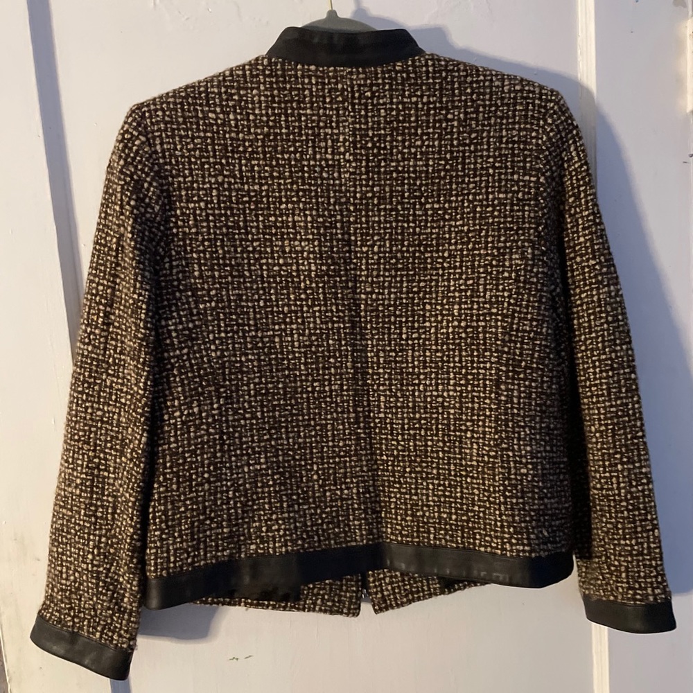 Neutral tone coat - Picture 5 of 5